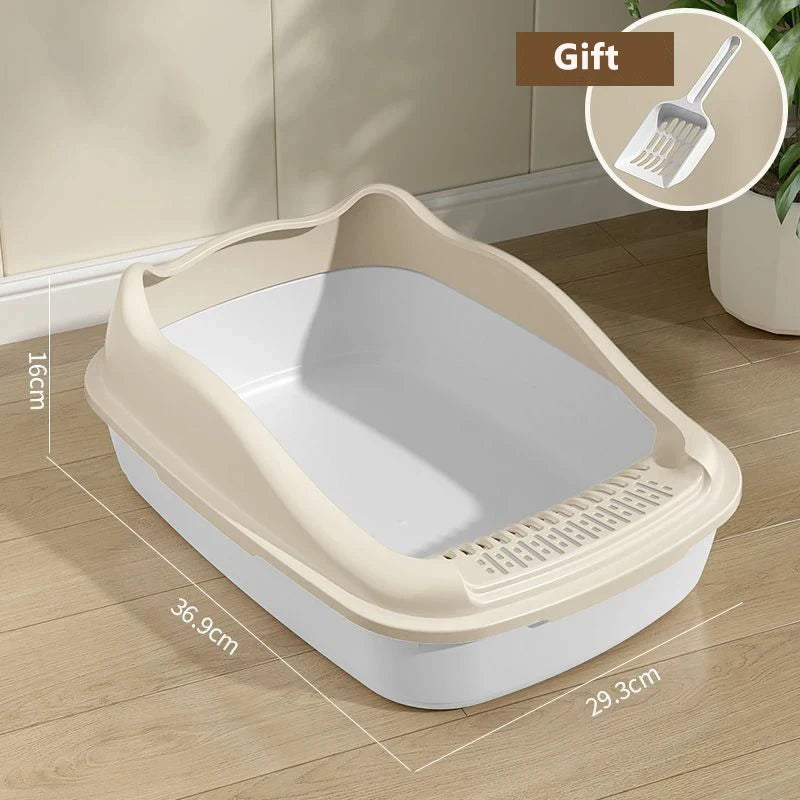 Light-colored cat litter box with a high back, measuring 36.9cm x 29.3cm x 16cm, featuring a scooper as a gift.