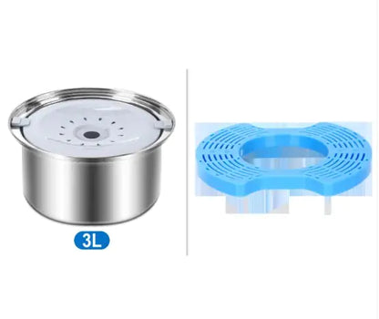 A 3L stainless steel container with a lid next to a blue silicone filter featuring drainage holes.